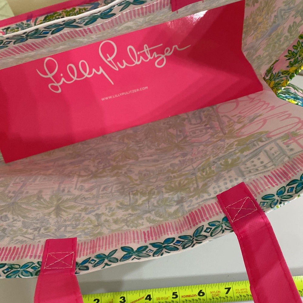 Lilly Pulitzer Pink and Green Tote Bag with zipper punch - Picture 5 of 10